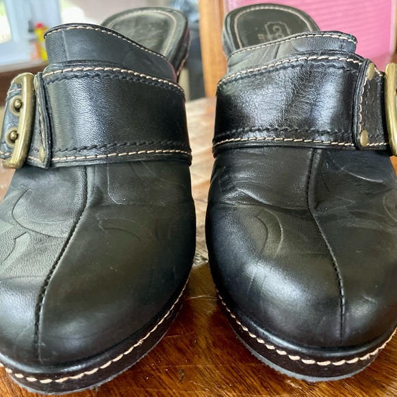 Coach mules size 7B excellent condition. - Picture 3 of 5